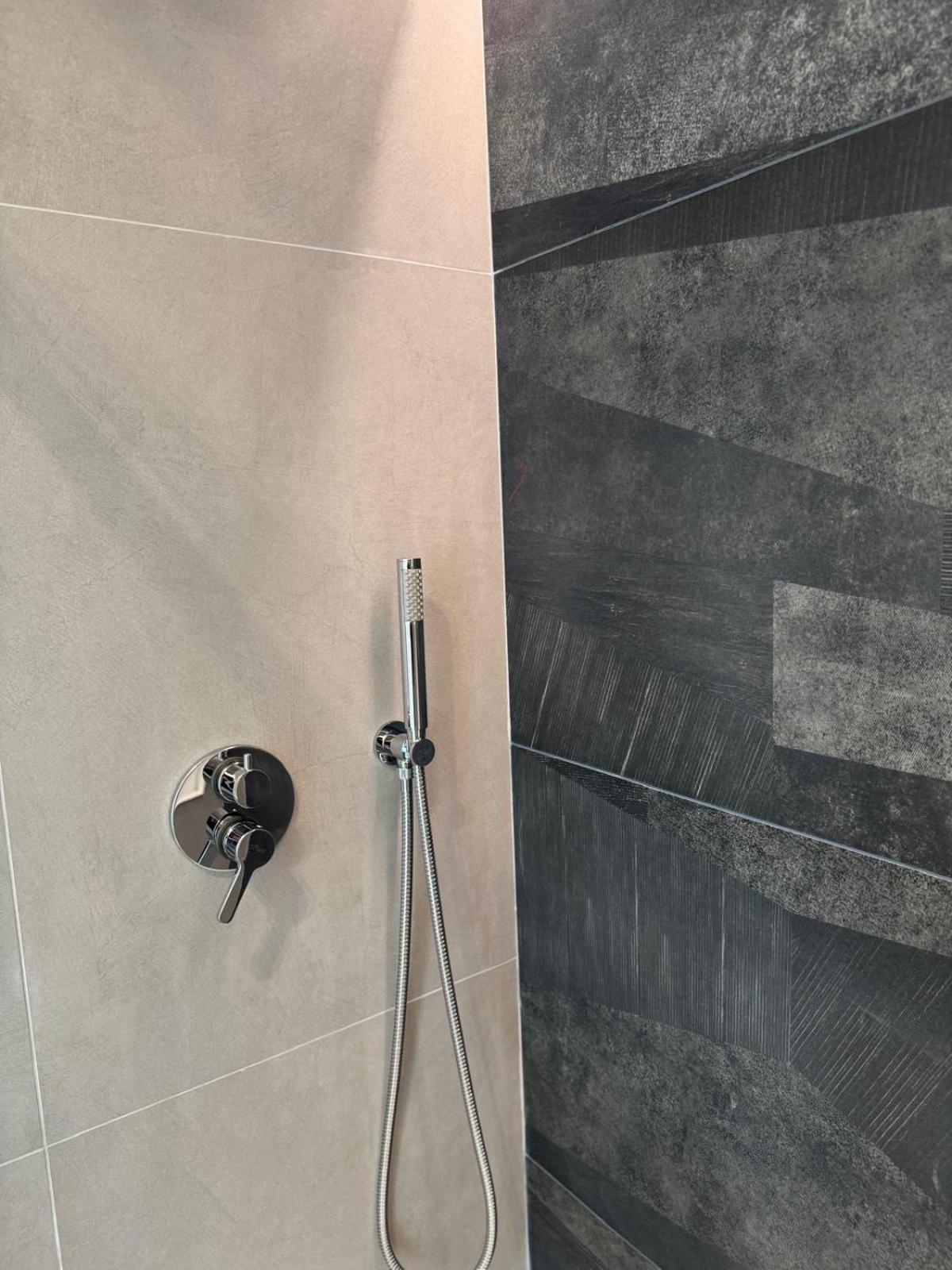 Iitana Luxury Apartment - Fronte Mare Con Vasca Idromassaggio Katanya Dış mekan fotoğraf